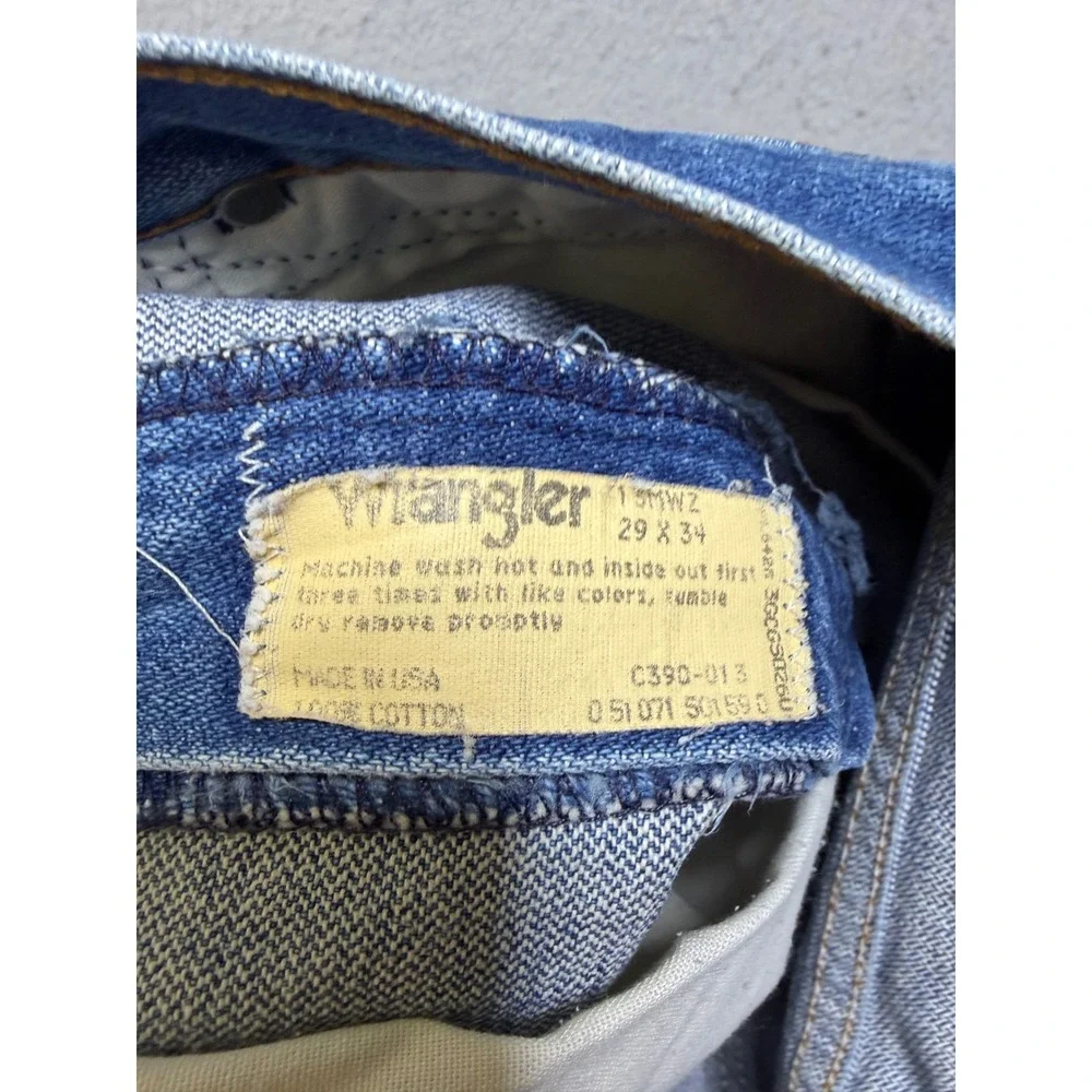 Wrangler Jeans Women 29x34 13MWZ Cowboy Cut Vintage 90s Made in USA Distressed